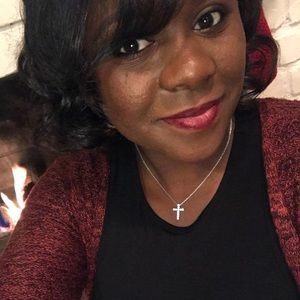 Meet your Posher, Lexis